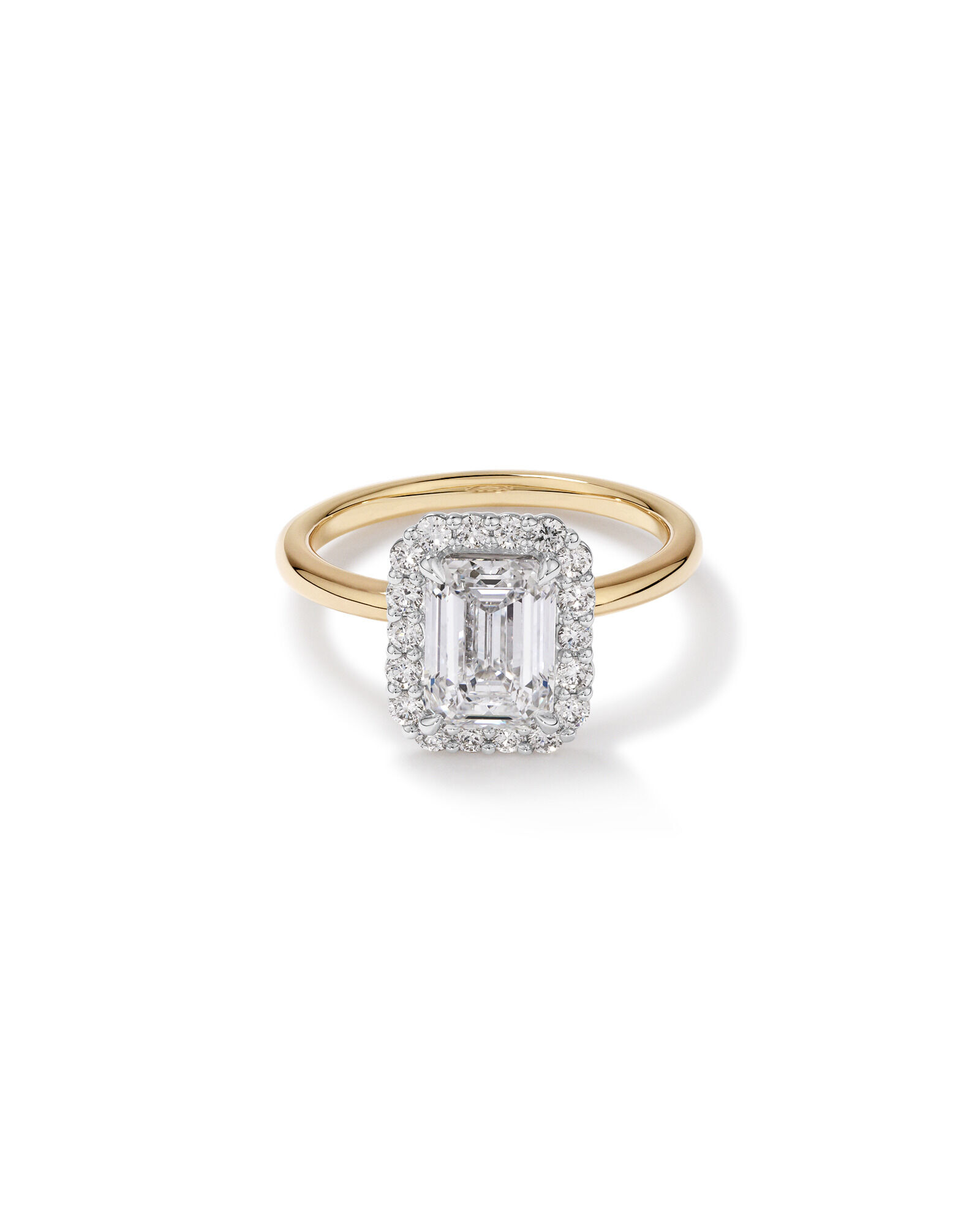 Bague de fian&ccedil;ailles TW Emerald Cut Emerald Hall Halo de 2,34 carats en or jaune et blanc 14 carats