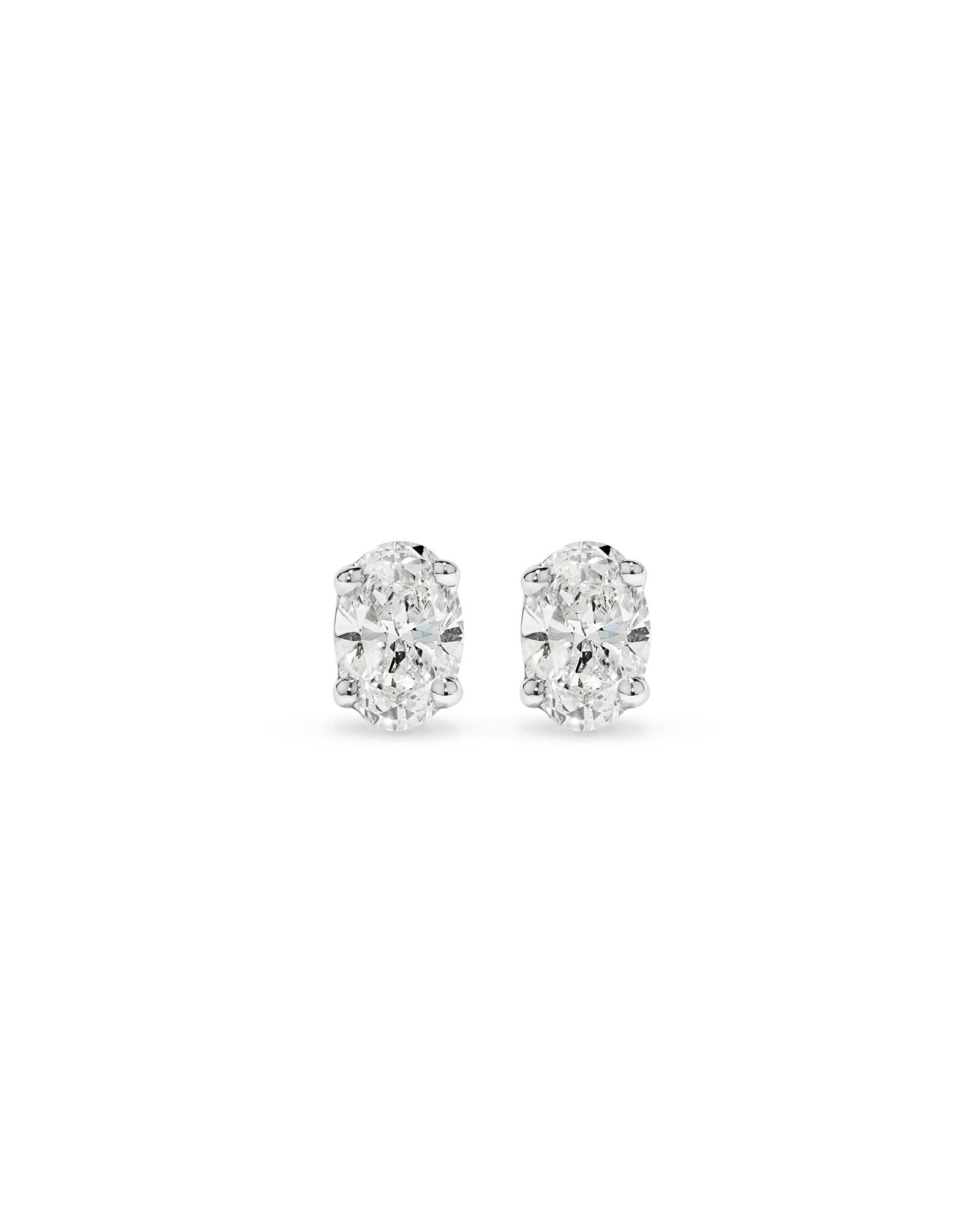 Boucles d&rsquo;oreilles ovales ovales de laboratoire 0.50TW en argent