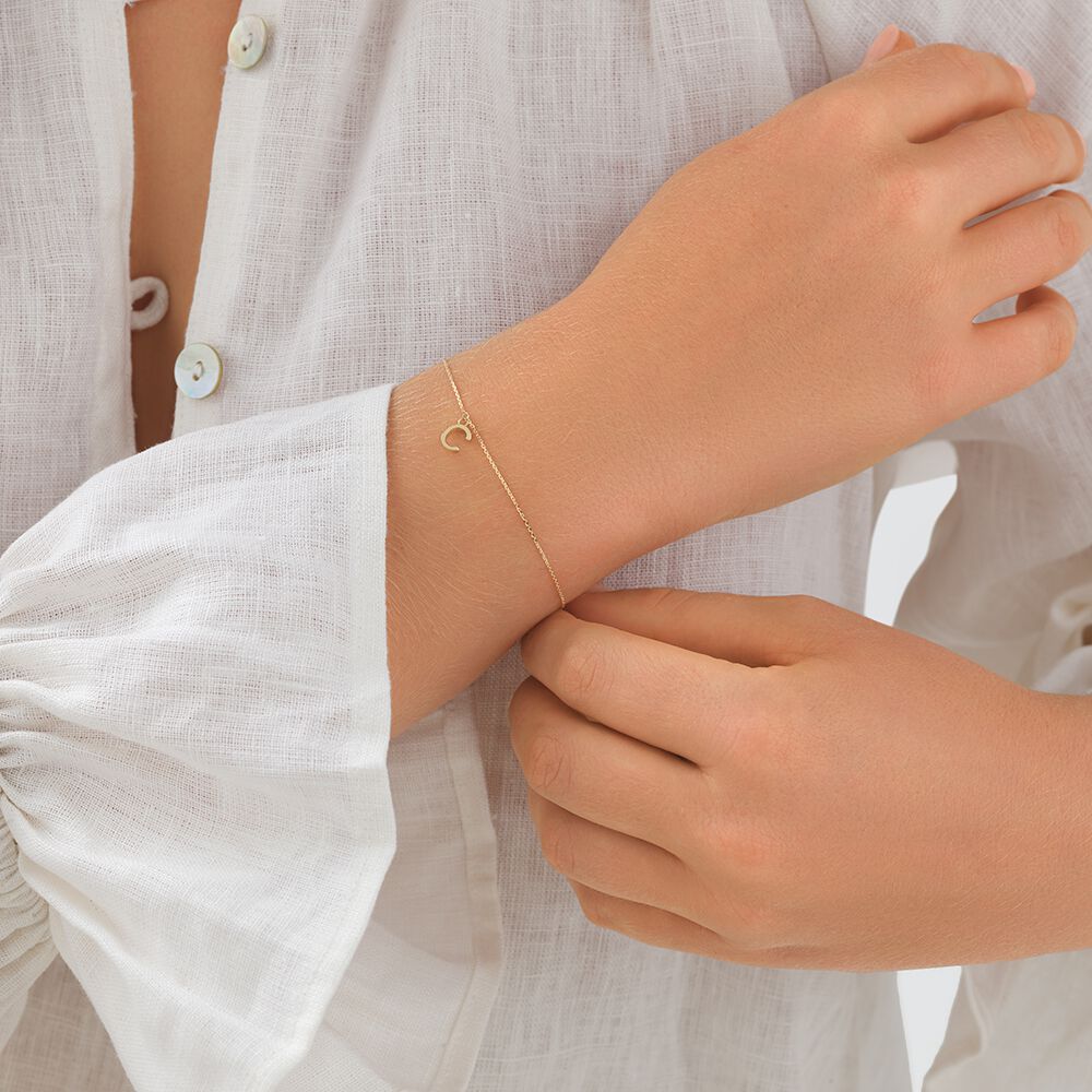 19cm (7.5") C Initial Bracelet in 10kt Yellow Gold