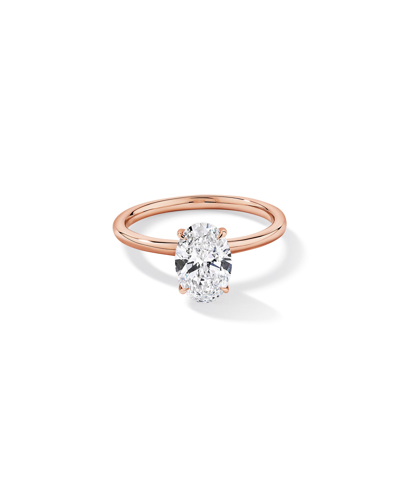 Bague solitaire en or rose 14 carats sertie d'un diamant ovale de synth&egrave;se de 1,57 carat
