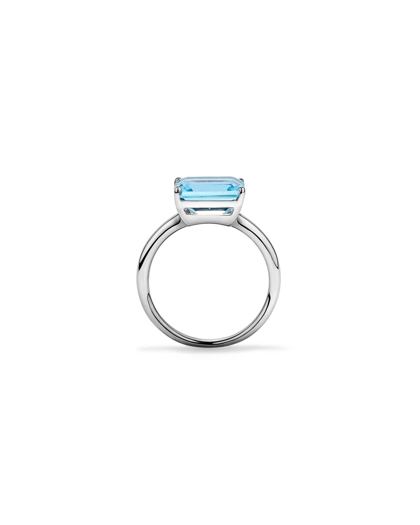 Bague taill&eacute;e &eacute;meraude en topaze bleu ciel sertie d&rsquo;est en argent sterling