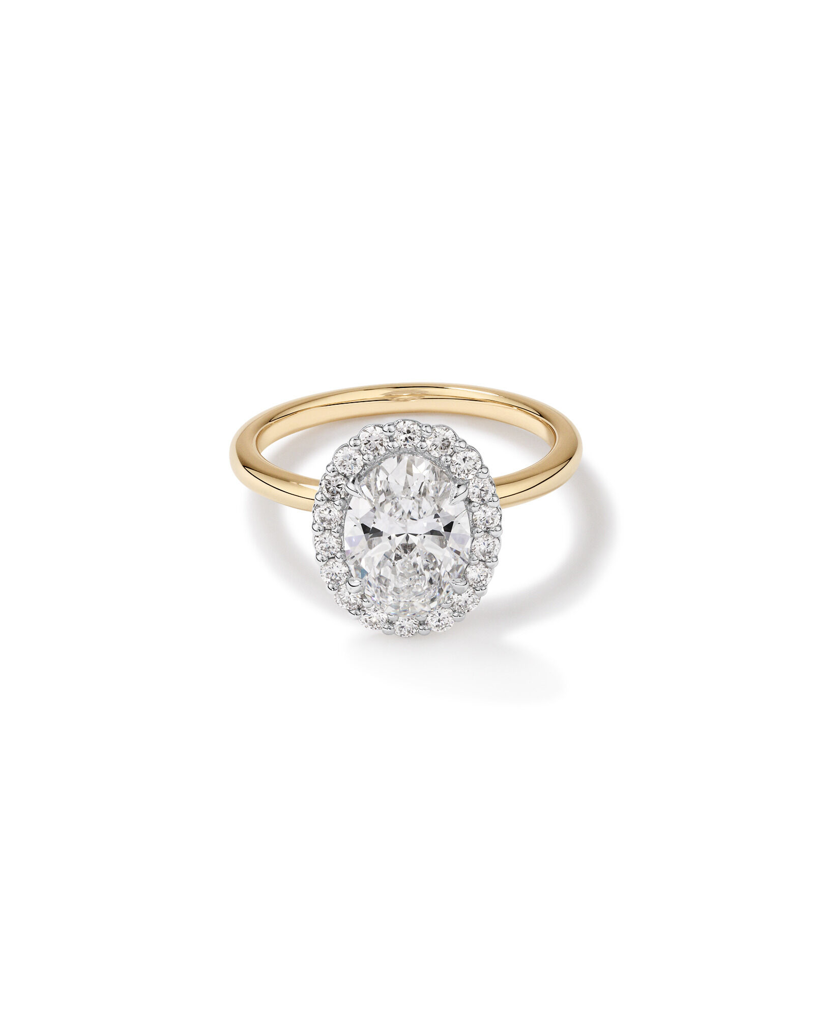 Bague de fian&ccedil;ailles Halo en diamant taill&eacute;e ovale taill&eacute;e en laboratoire de 2,34 carats en or jaune et blanc 14 carats