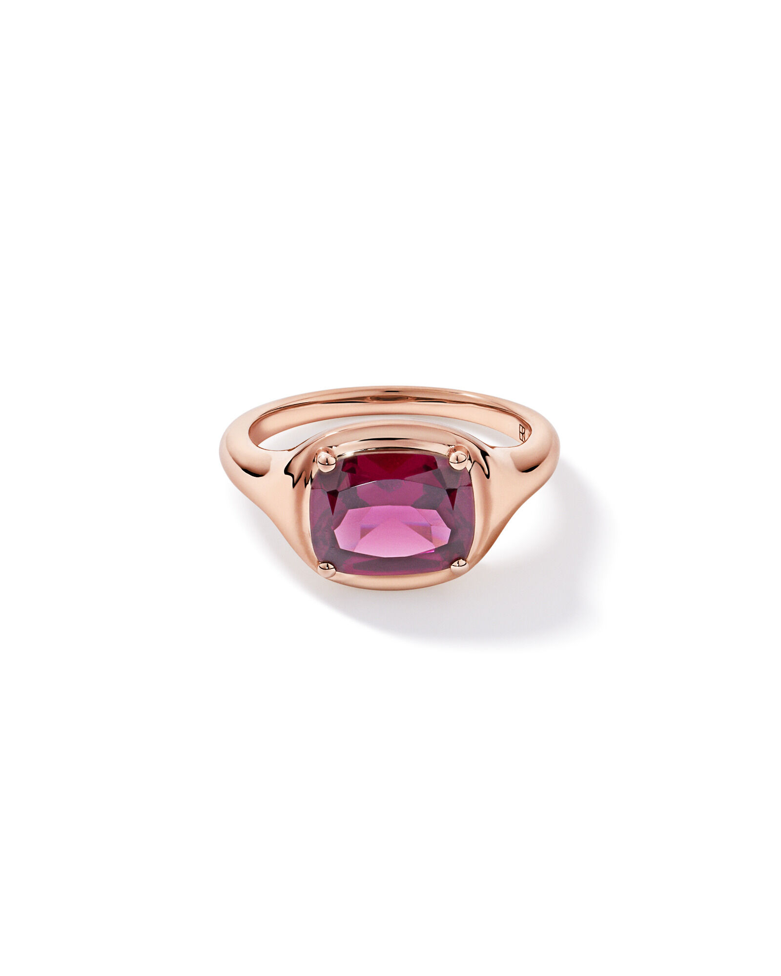 Anneau allong&eacute; en grenats de roche rhodolithe framboisier taill&eacute; en coussin d&rsquo;est en or rose 10 carats