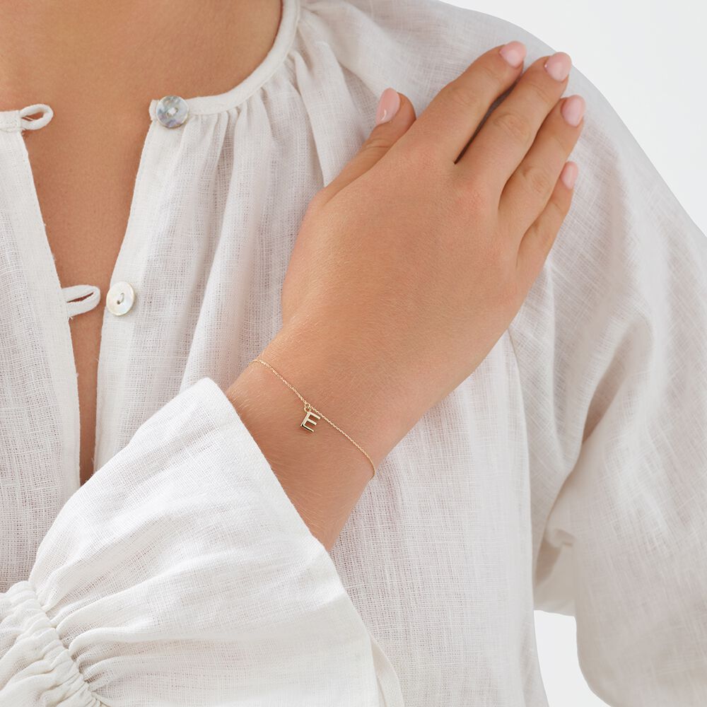 19cm (7.5") E Initial Bracelet in 10kt Yellow Gold