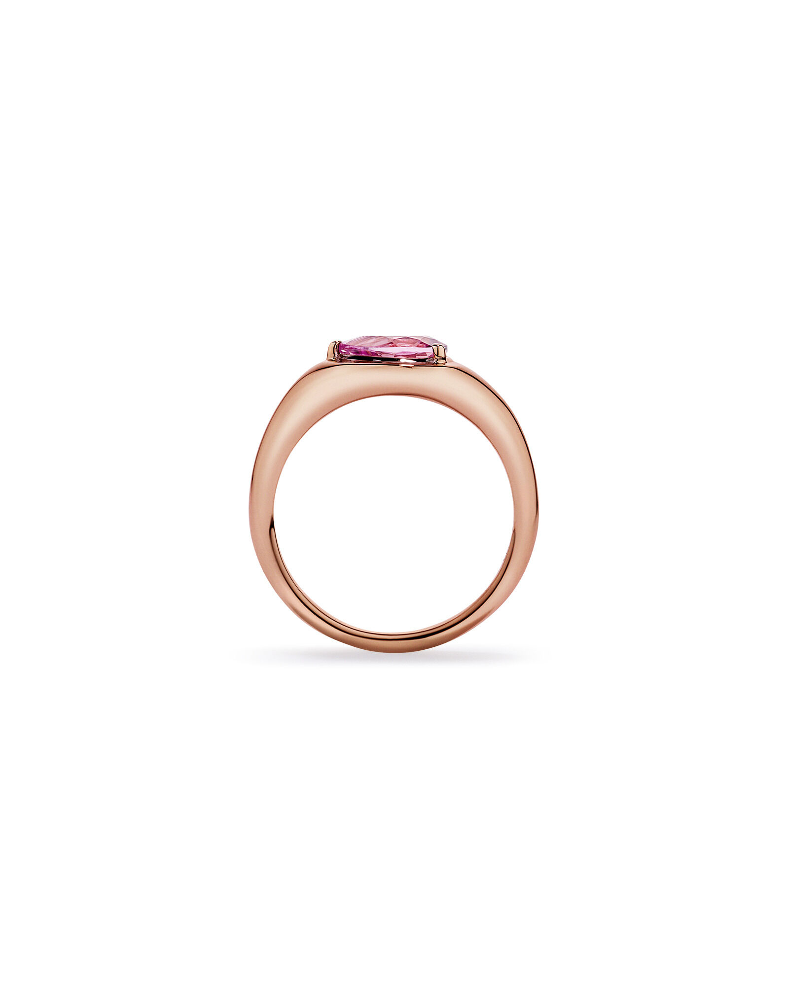 Anneau tourmaline rose rose coup&eacute; poire, serti d&rsquo;est en ouest en or rose 10 carats
