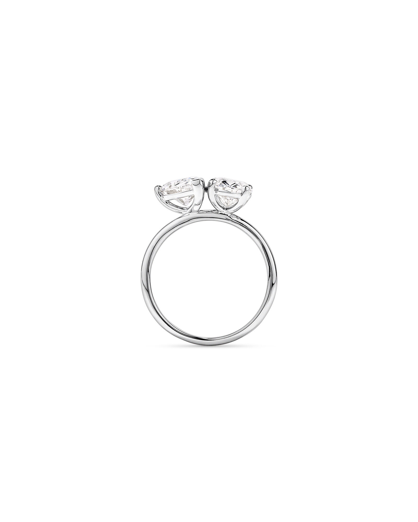 Bague de fian&ccedil;ailles &agrave; deux pierres en or blanc 14 carats, avec diamants de laboratoire taille poire et ovale (poids total de 3,00 carats)