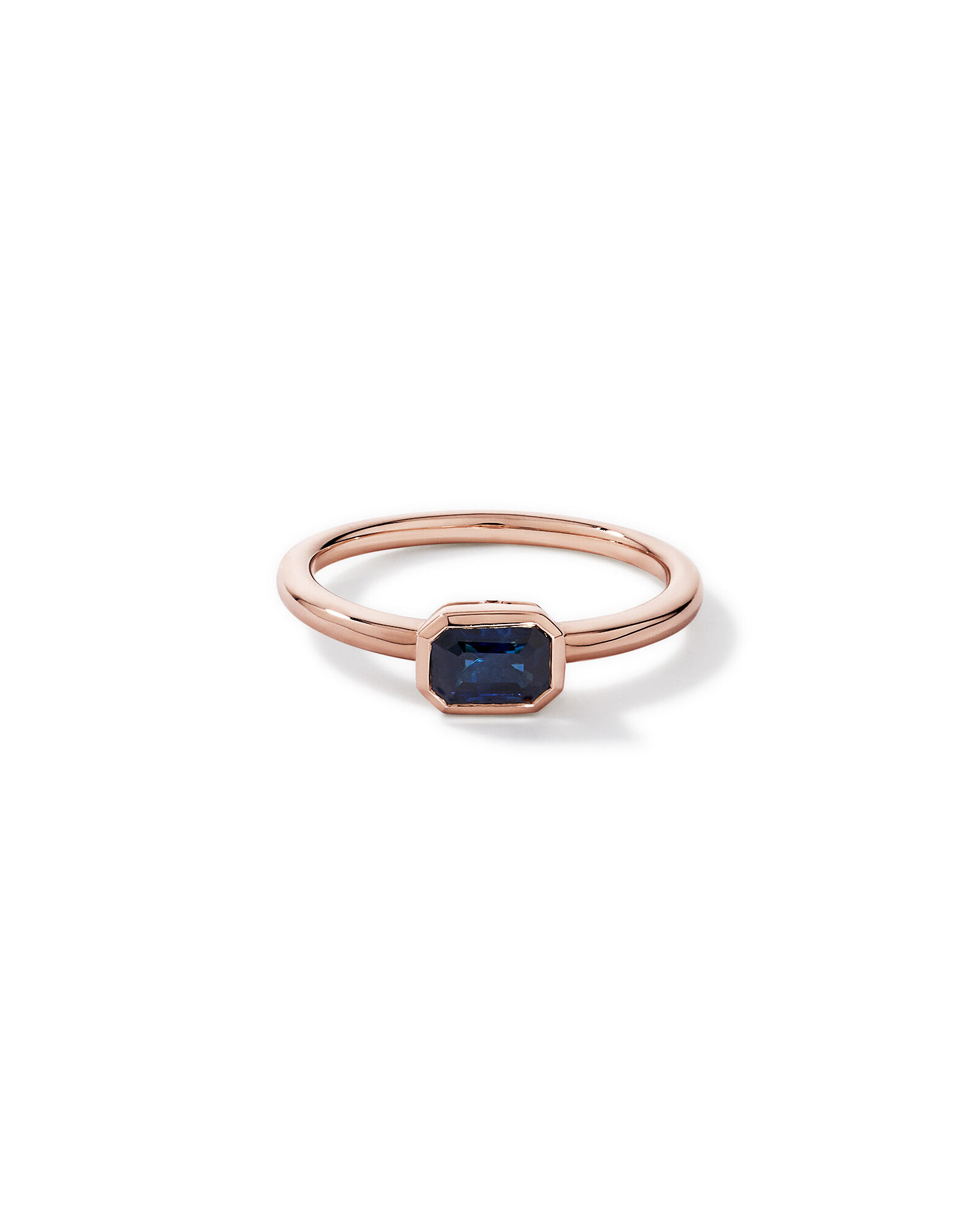 Bague sertie de lunette &agrave; lunettes &eacute;meraude en saphir australien en or rose 10 carats