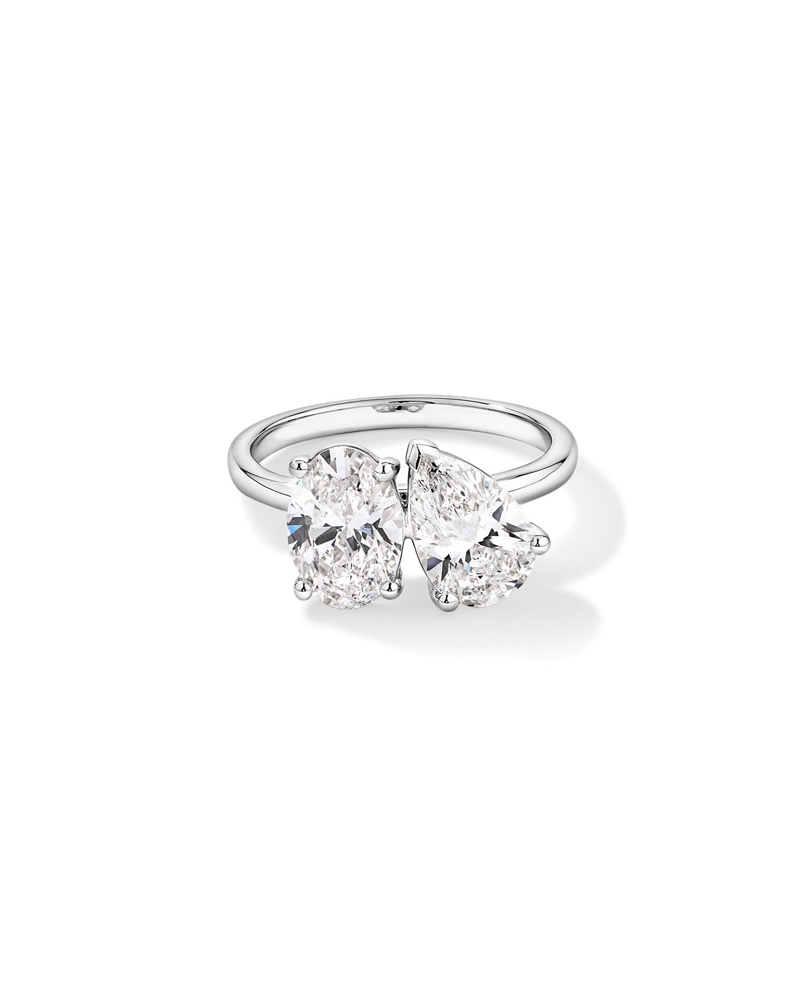 Bague de fian&ccedil;ailles &agrave; deux pierres en or blanc 14 carats, avec diamants de laboratoire taille poire et ovale (poids total de 3,00 carats)