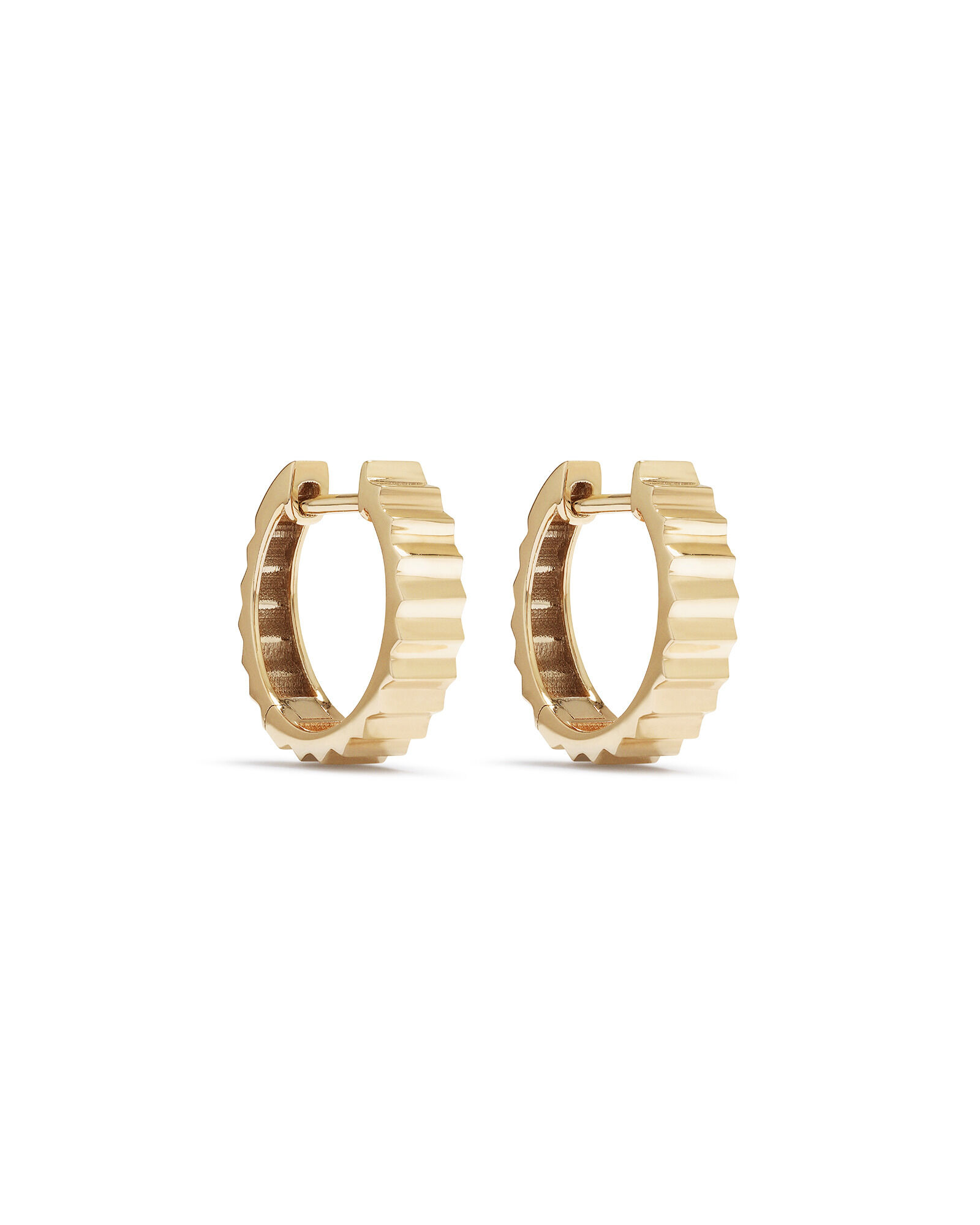 Ribbed Huggie Hoop Earrings in 10kt Yellow Gold