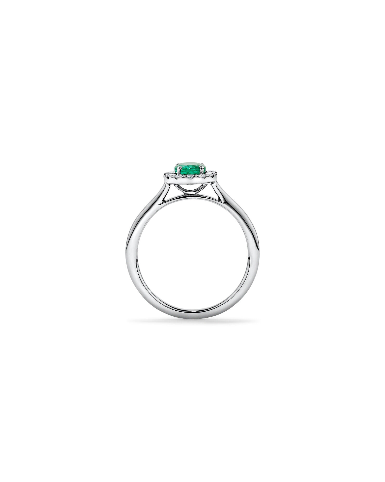 Bague ovale TW de 0,25 carat en &eacute;meraude et diamant en platine recycl&eacute;