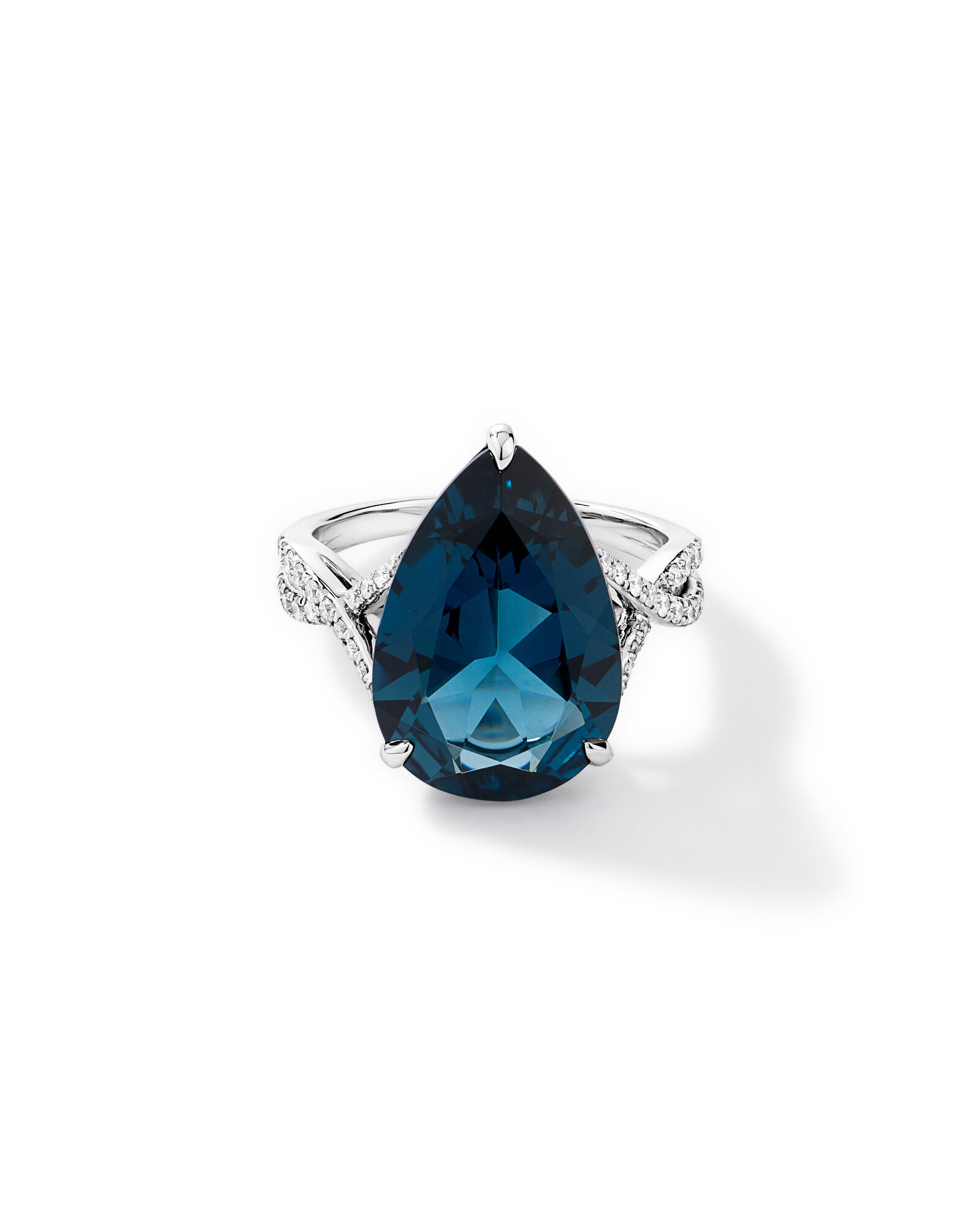 Bague London Turtle Blue Topaze taill&eacute;e poire & 0,28 carat TW Diamond Twist en or blanc 10 carats