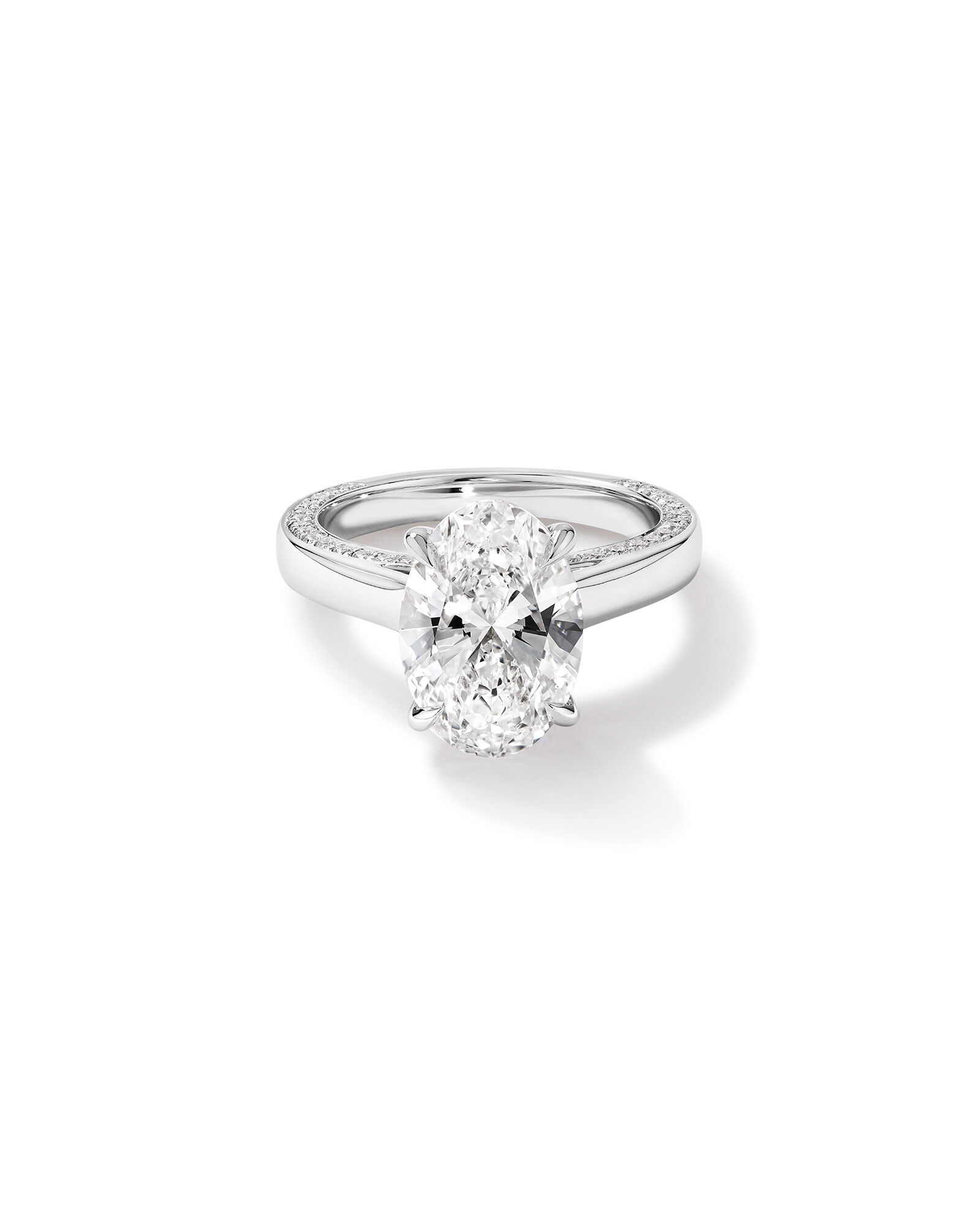 Bague de fian&ccedil;ailles en diamant ovale taill&eacute; en laboratoire de 4,47 carats en or blanc 18 carats