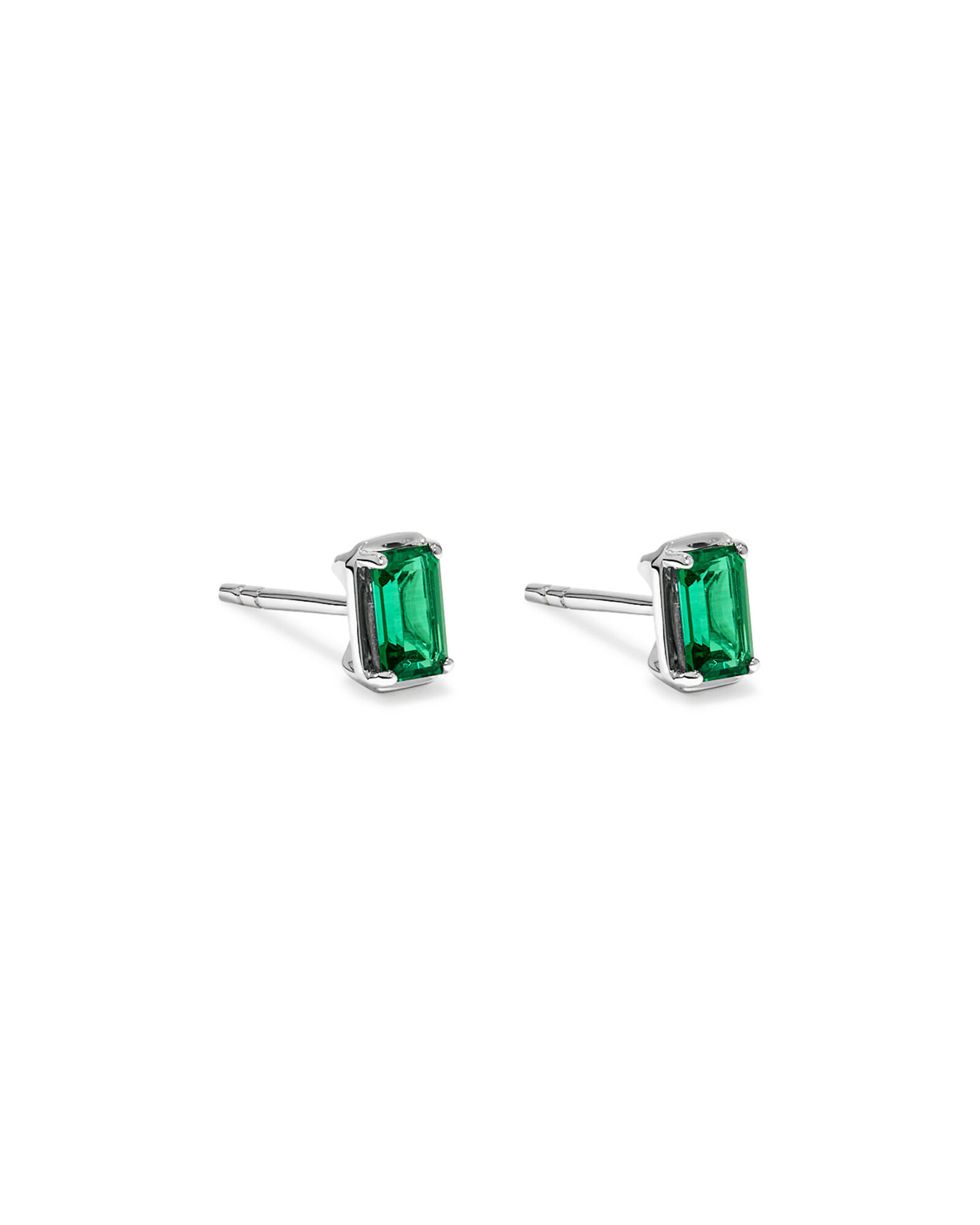 Boucles d&rsquo;oreilles &eacute;meraude cr&eacute;&eacute;es en &eacute;meraude en argent sterling