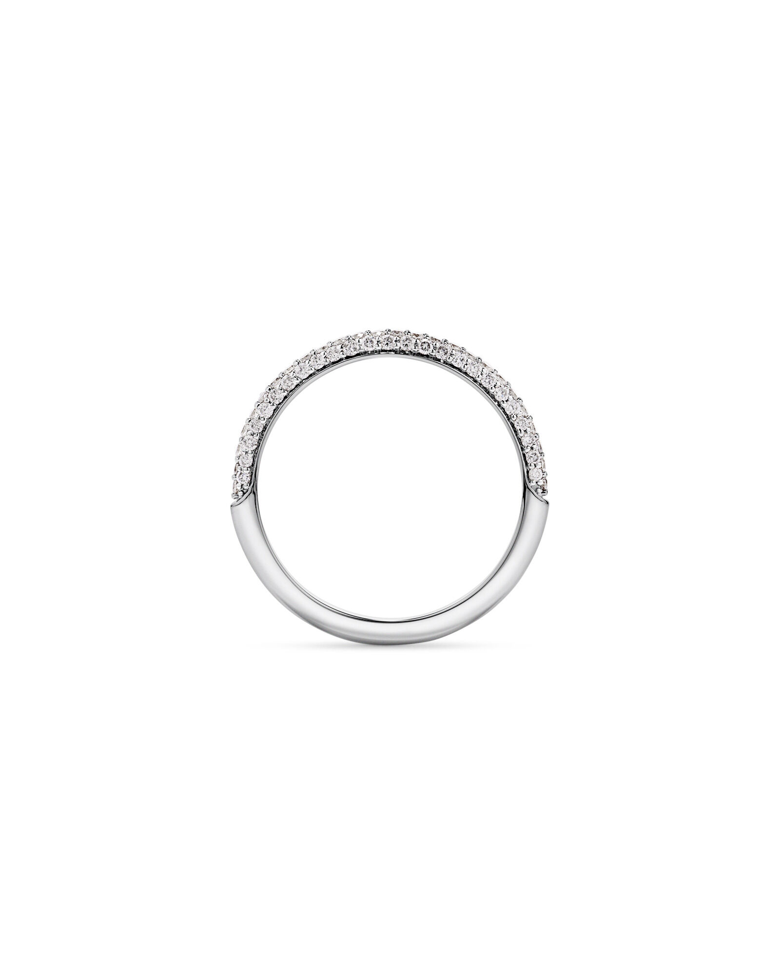 Alliance en or blanc 14 carats sertie de diamants taille brillant ronds en pav&eacute; (poids total de 0,40 carat)