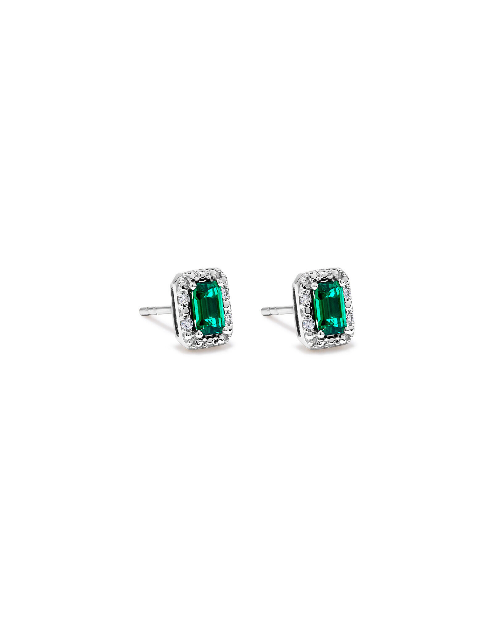 Cr&eacute;ation de la bague halo en diamant TW de 0,10 carat cultiv&eacute;e en laboratoire en or blanc 10 carats