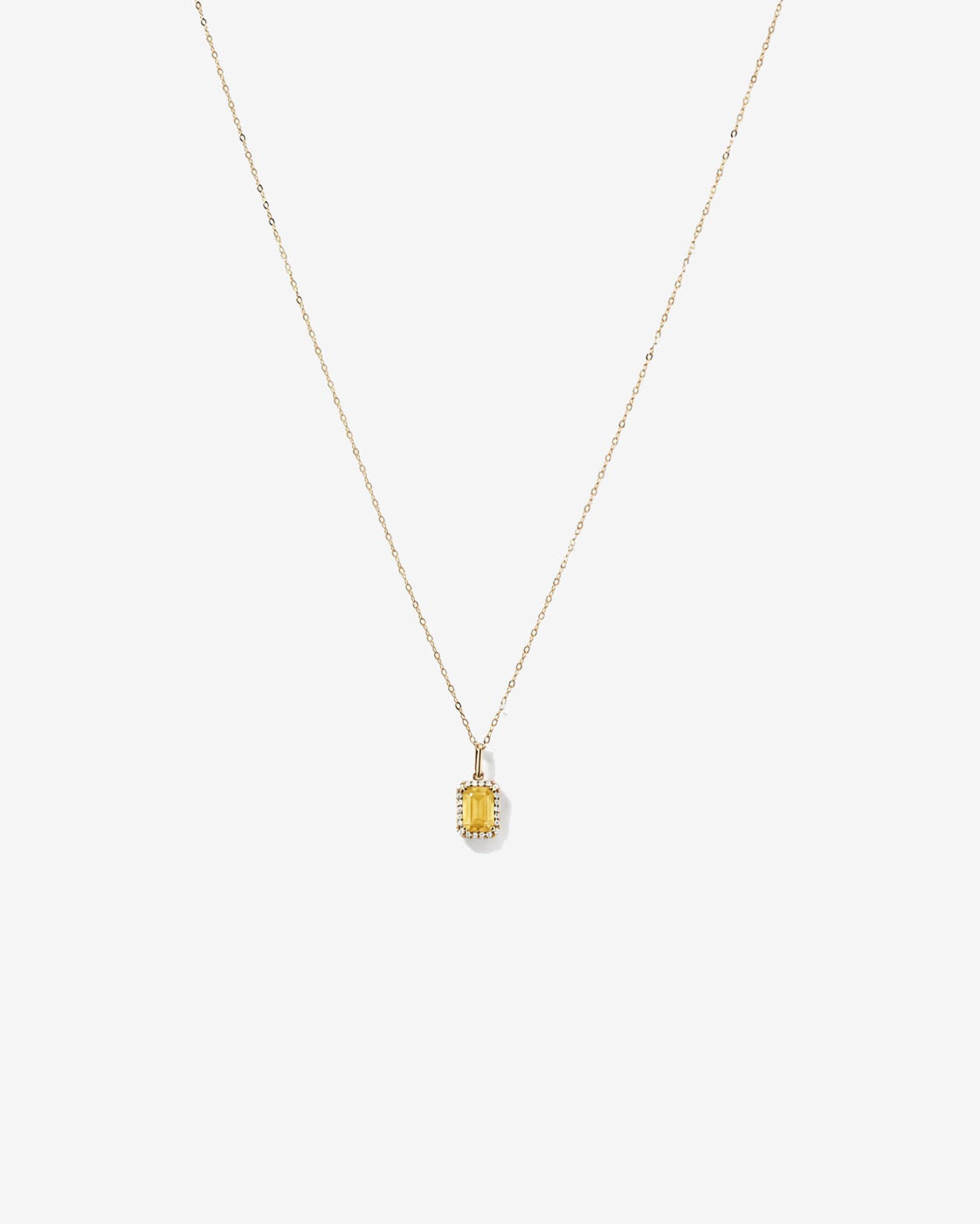 Pendentif avec cha&icirc;ne en or jaune 10 carats : citrine taille &eacute;meraude et halo de diamants