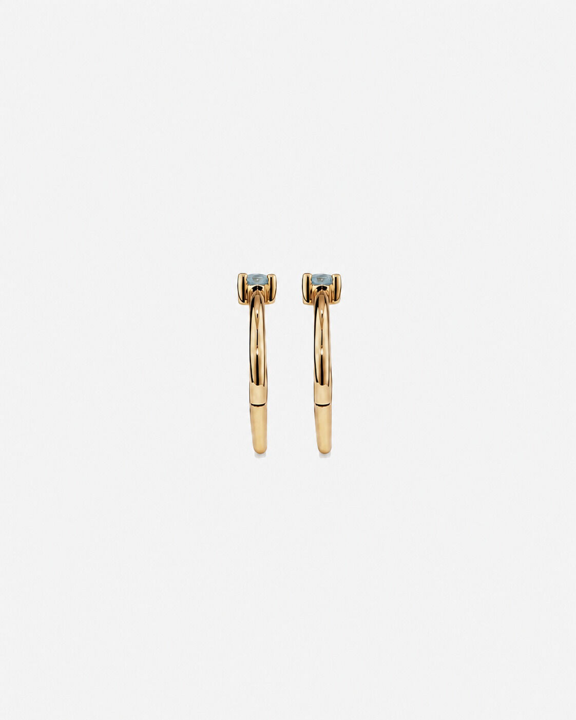 Dormeurs avec accent Topaze bleue 10 mm en or jaune 10 ct