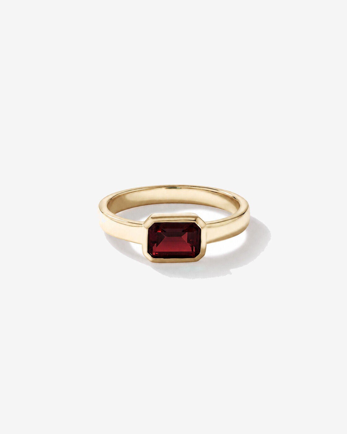 Bague Grenat sertie clos en or jaune 10 ct