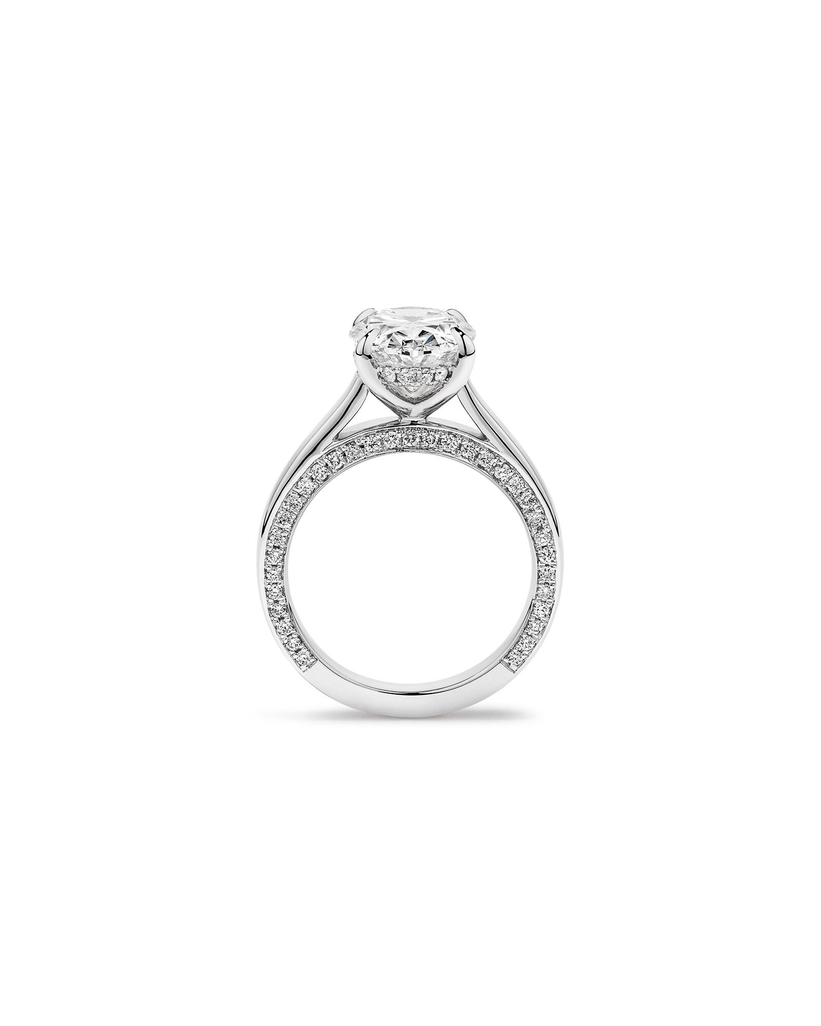 Bague de fian&ccedil;ailles en diamant ovale taill&eacute; en laboratoire de 4,47 carats en or blanc 18 carats