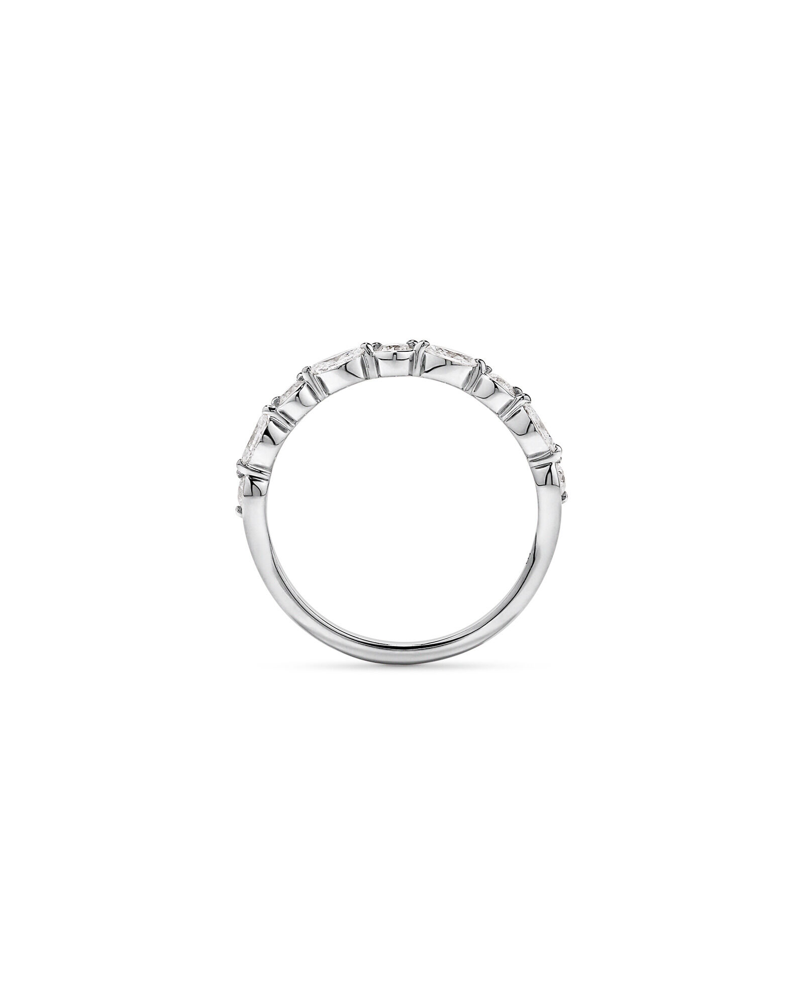 Alliance torsad&eacute;e en or blanc 14 carats avec diamants taille marquise et taille brillant ronde (poids total de 0,43 carat)