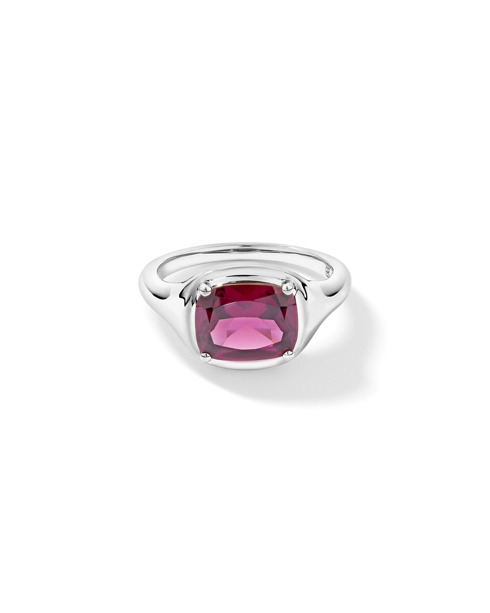 Anneau allong&eacute; en grenats rhodolites framboisier taill&eacute; en coussin d&rsquo;est en or blanc 10 carats