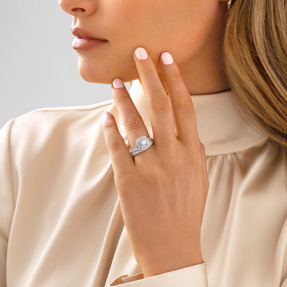 Bridal Set with 1.18 Carat TW of Diamonds in 14kt White Gold