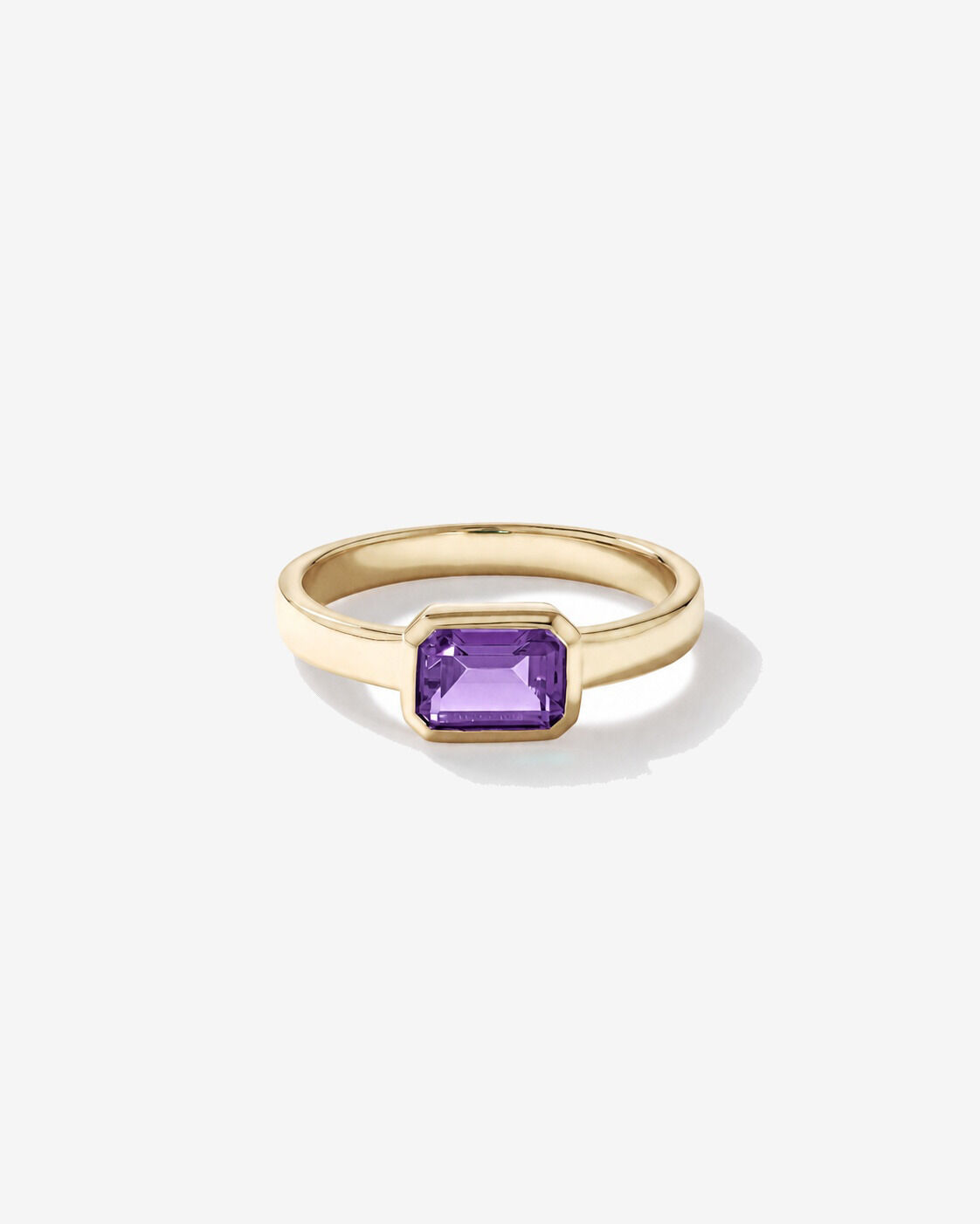 Bague Am&eacute;thyste sertie clos en or jaune 10 ct