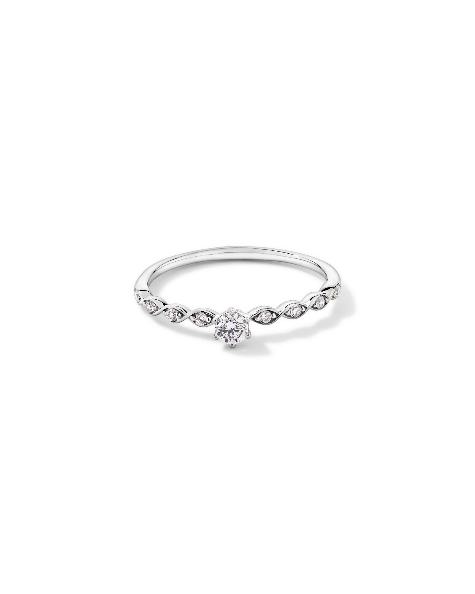 Bague de promesse en or blanc 10 carats avec diamant rond brillant de laboratoire (poids total de 0,17 carat)