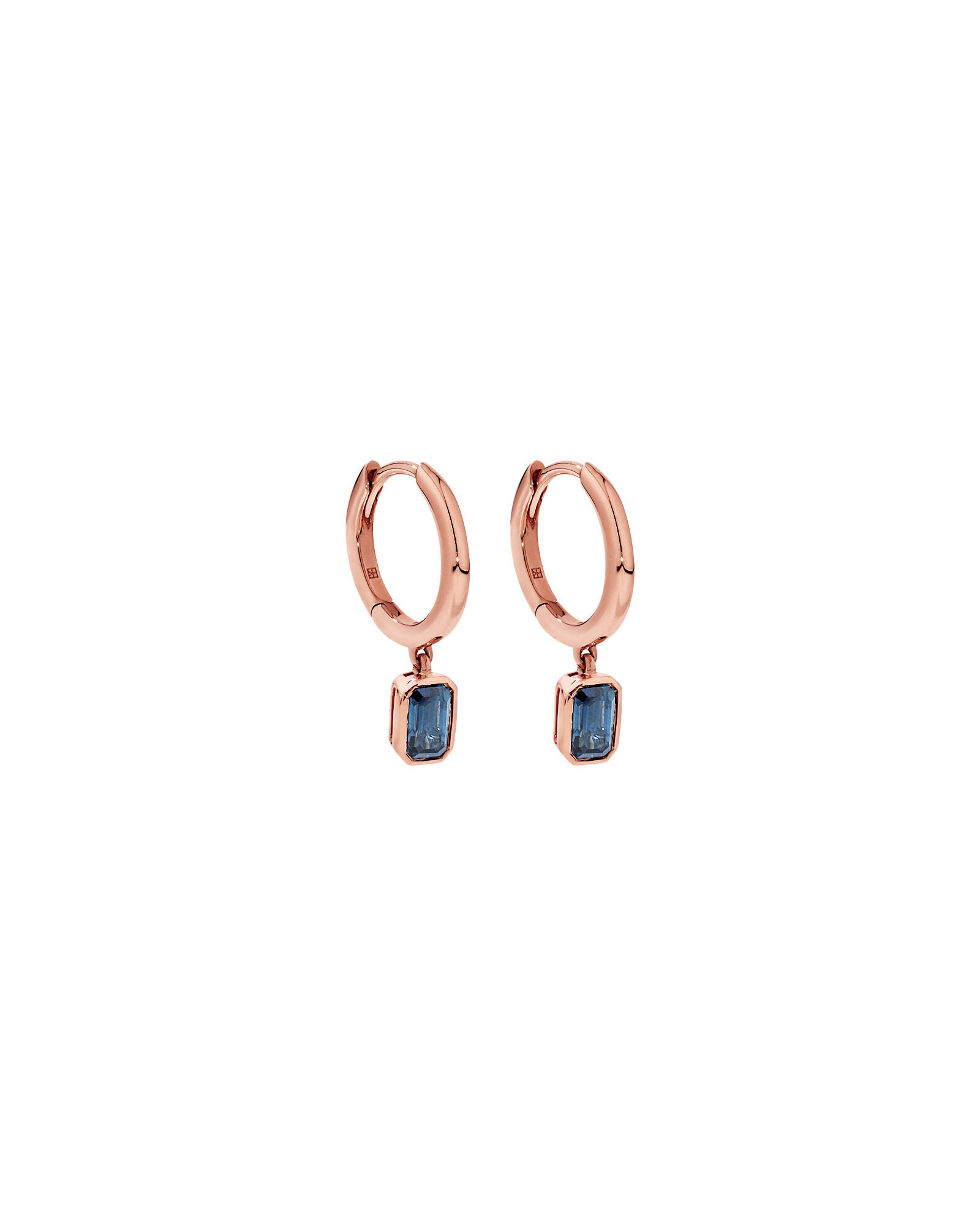 Boucles d&rsquo;oreilles &agrave; cerceaux &agrave; bec caillou en dor&eacute; 10 carats en serrure &eacute;meraude en saphir et &eacute;meraude d&rsquo;australie